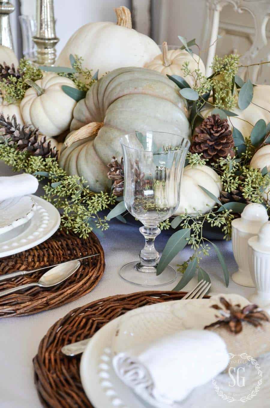 20+ Thanksgiving tablescape decorating ideas with natural