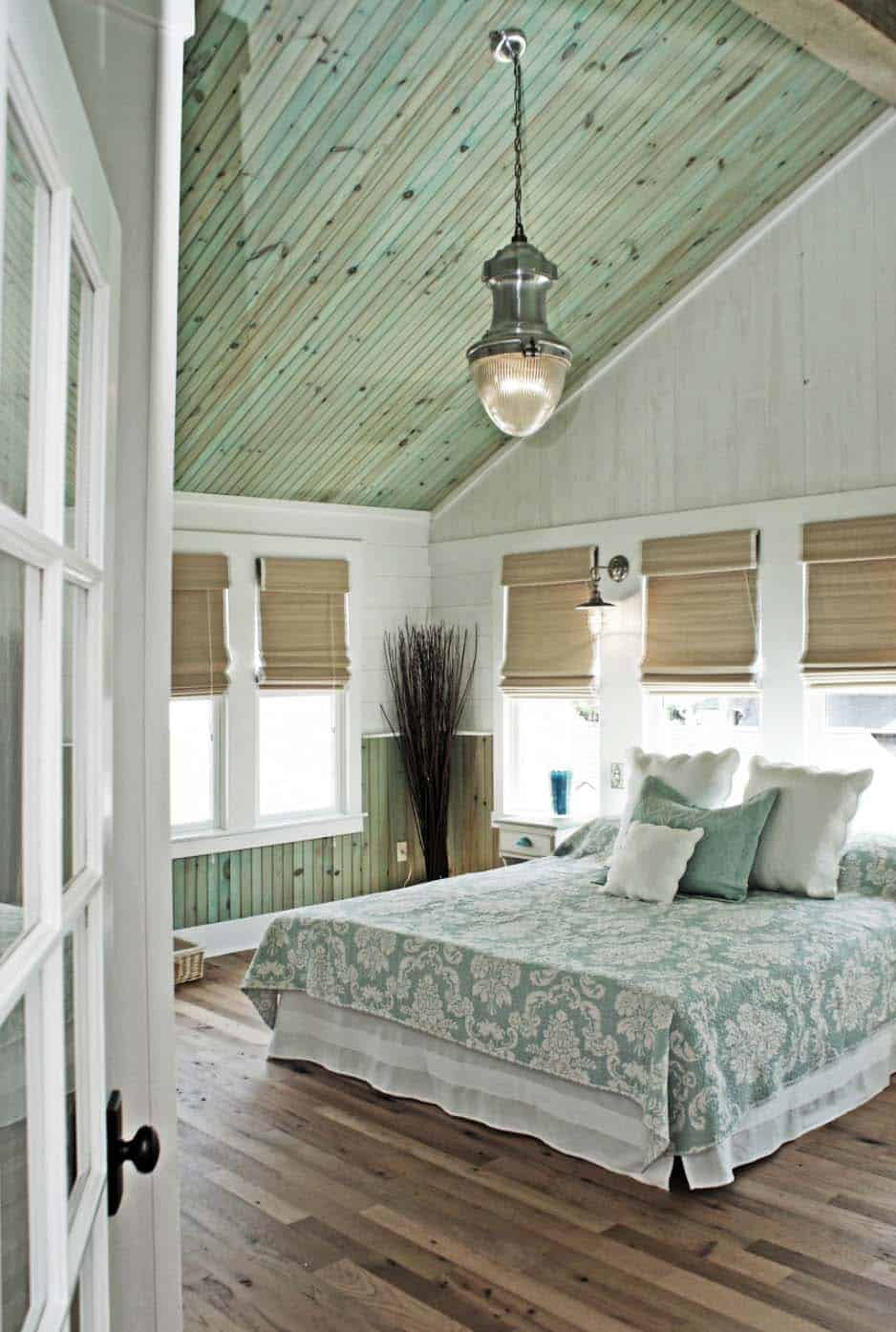 33 Stunning master bedroom retreats with vaulted ceilings