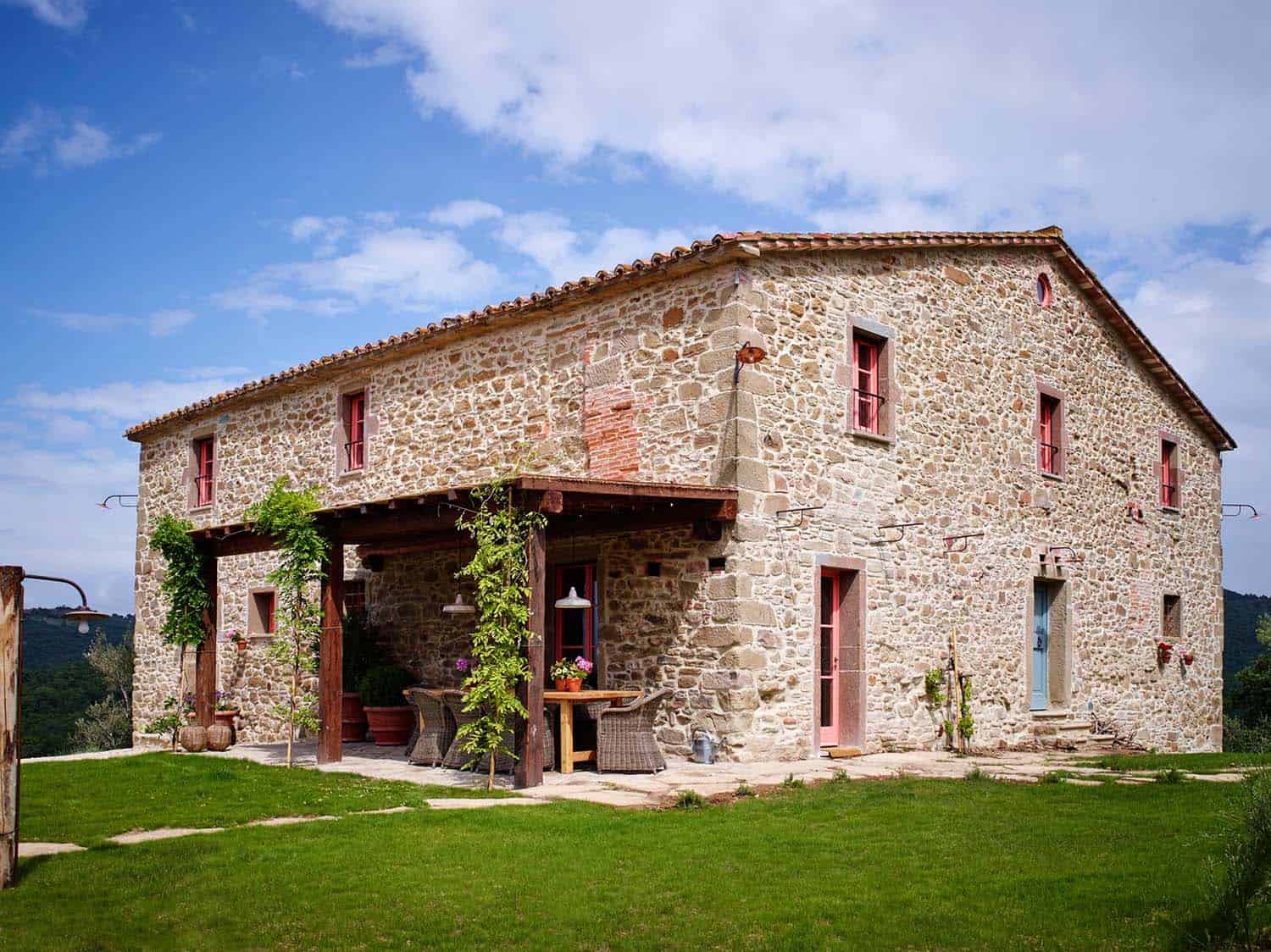 16th Century farmhouse restored into charming holiday villa in Italy