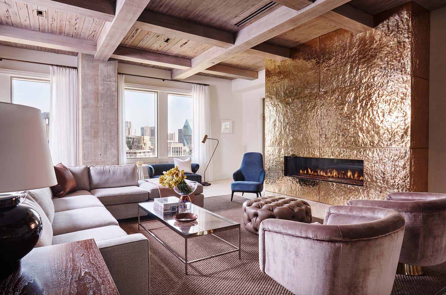 Stylish and sophisticated apartment with Dallas skyline views