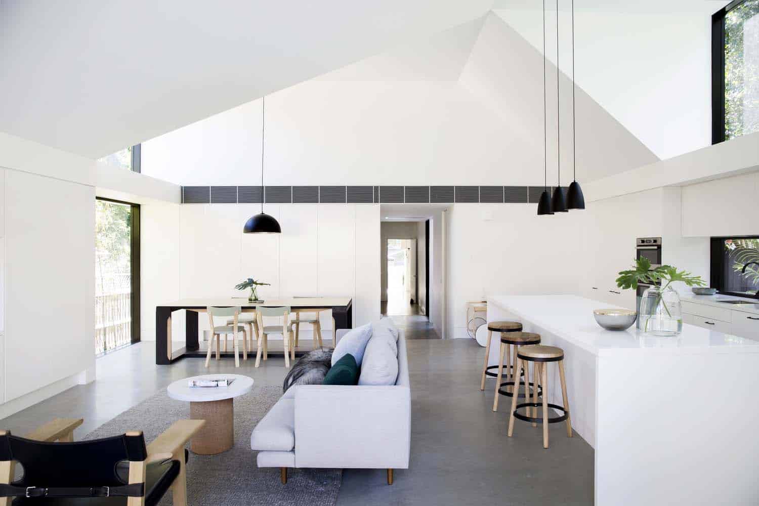 1930s Californian bungalow in Sydney gets a brilliant transformation