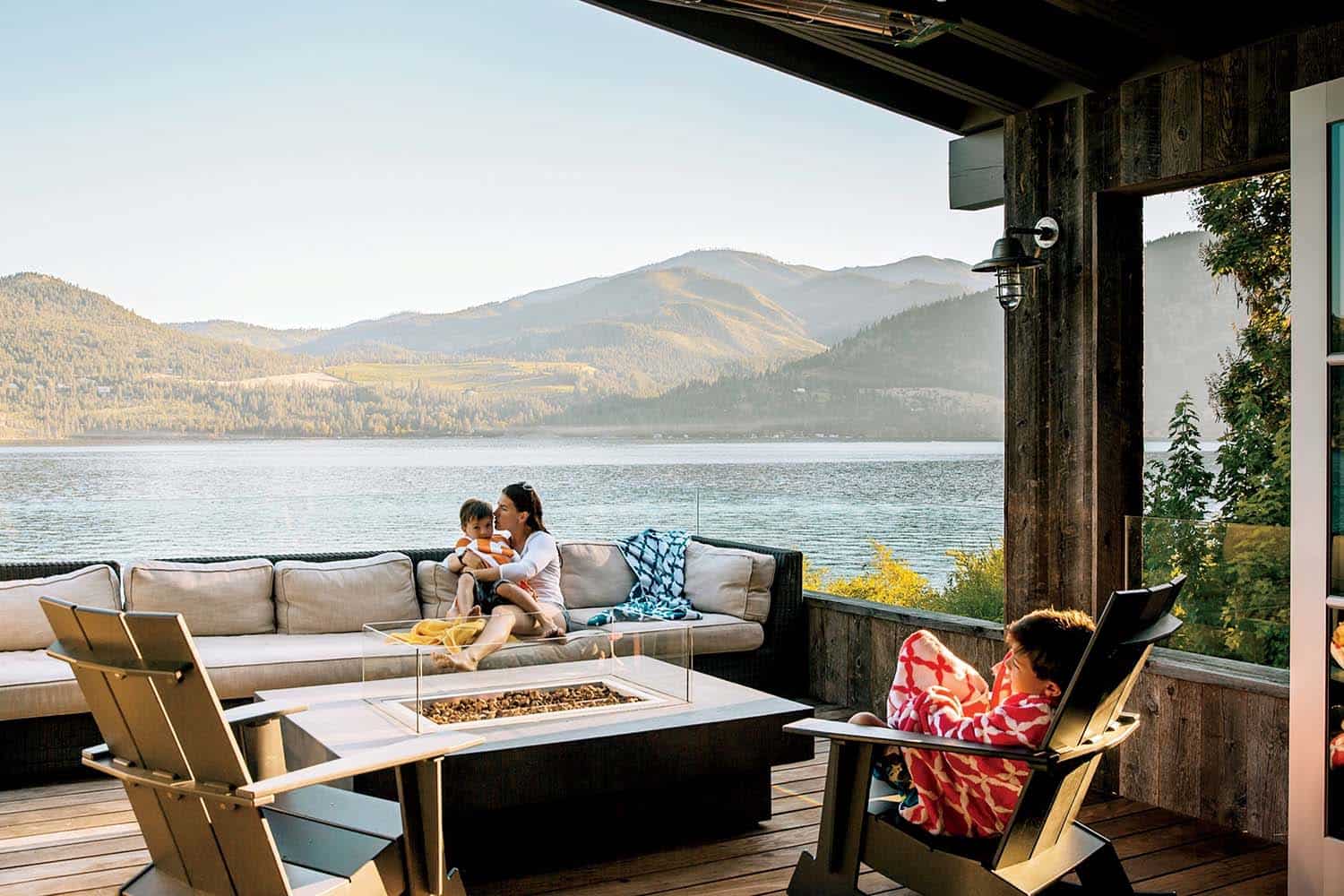 A modern family hideaway along Lake Chelan, Washington