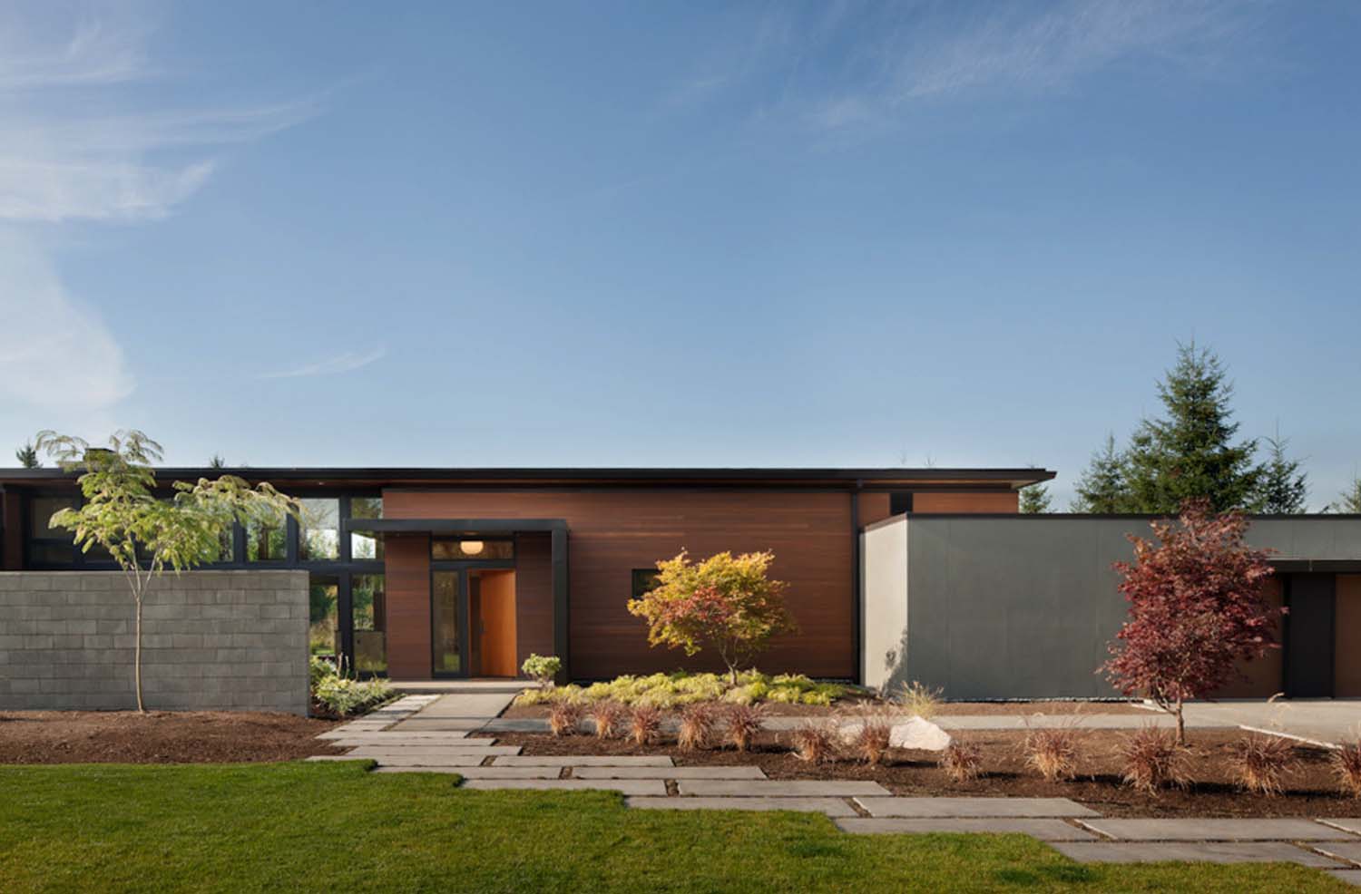 Livable modern home in Washington with expansive prairie views