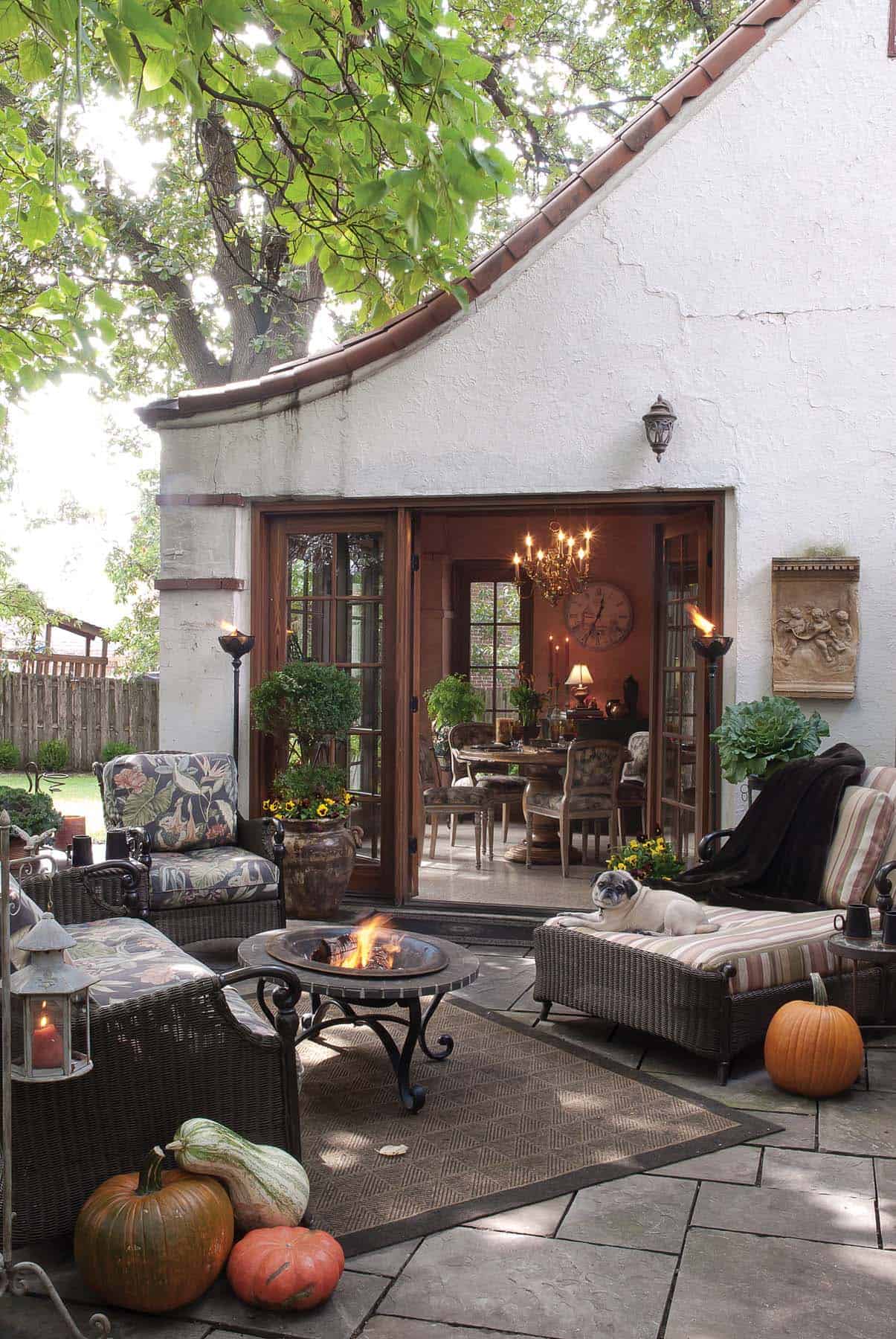 25+ Fall-inspired outdoor living spaces that are ultra-cozy
