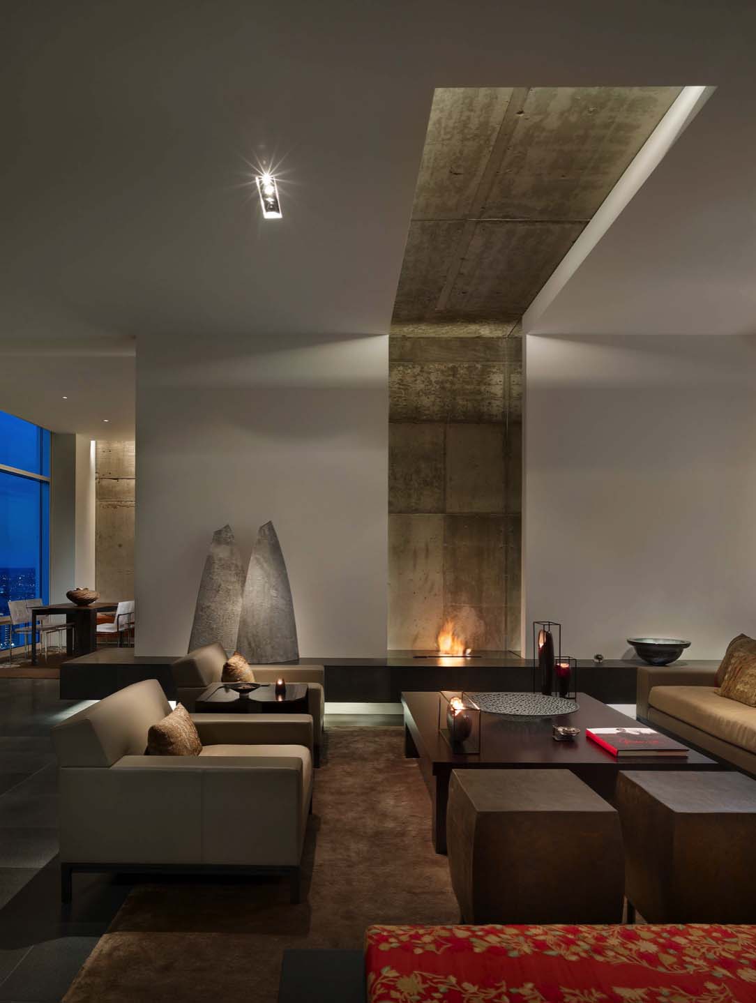 Minimalist penthouse in Philadelphia designed as gallery to showcase art