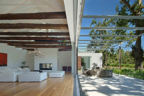 featured posts image for Stunning renovation in the Cape Winelands