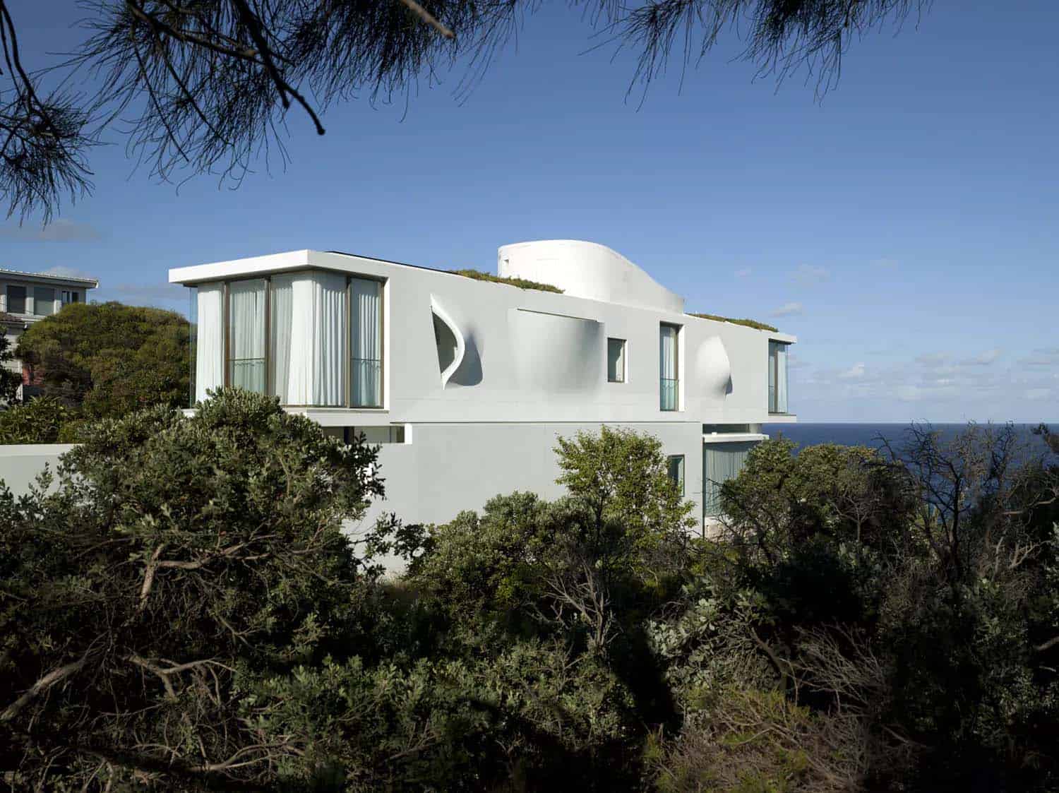 modern-house-exterior-seacliff-house