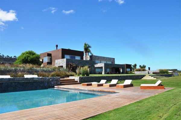 featured posts image for Majestic property overlooking a meadow in Uruguay