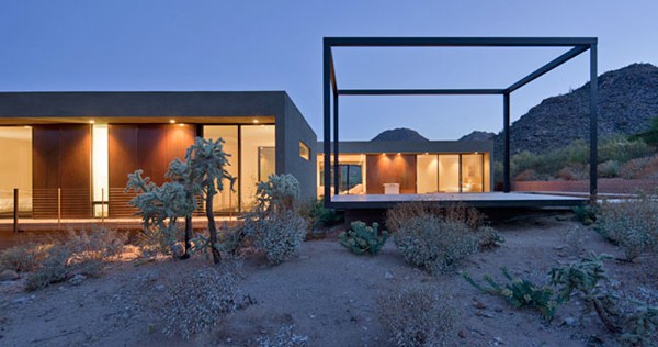 featured posts image for Modern vacation house suspended above the desert