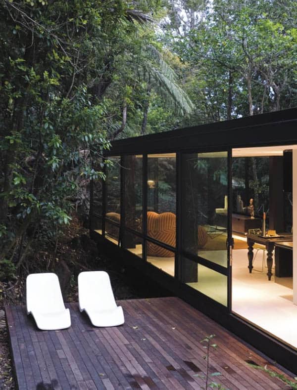 Modular glass forest house in New Zealand