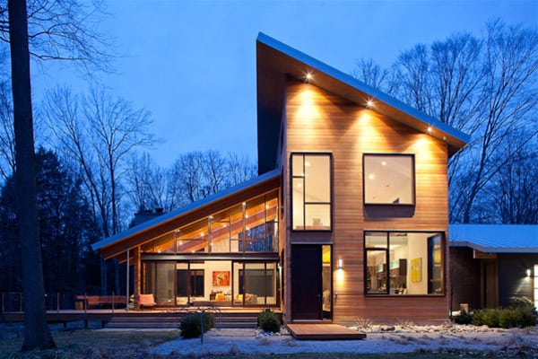 featured posts image for Pigeon Creek Residence melded into Michigan’s woodlands