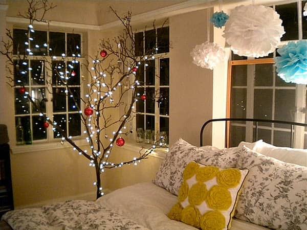 Christmas Lights in Bedroom-04-1 Kindesign