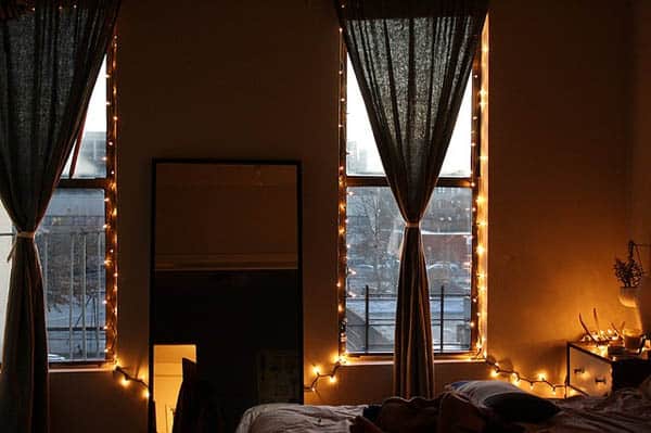 Christmas Lights in Bedroom-07-1 Kindesign