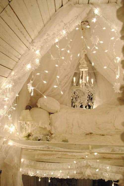 Christmas Lights in Bedroom-19-1 Kindesign