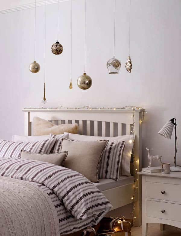 Christmas Lights in Bedroom-21-1 Kindesign