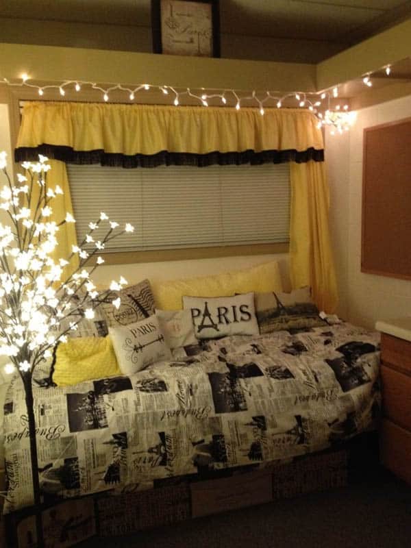 Christmas Lights in Bedroom-39-1 Kindesign