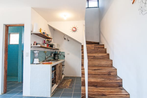 Kitchens Under the Stairs-07-1 Kindesign