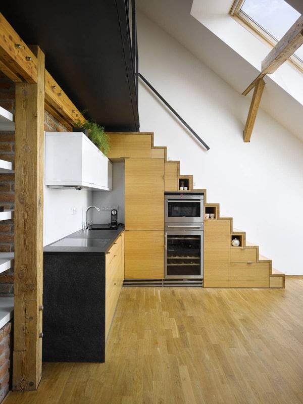 Kitchens Under the Stairs-20-1 Kindesign