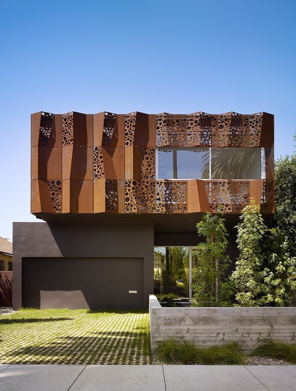 featured posts image for Walnut Residence draws inspiration from massive pine tree