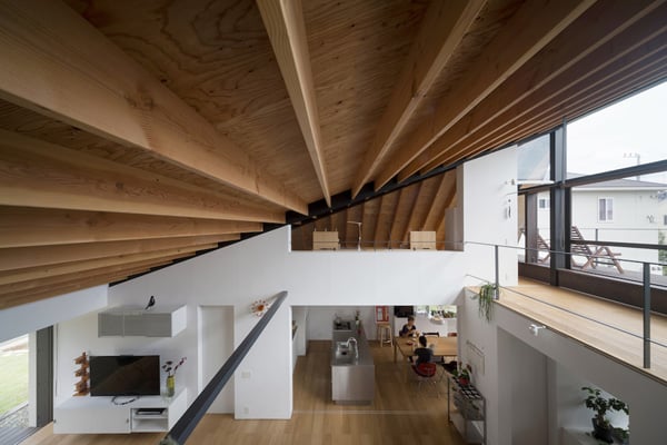 House with a Large Hipped Roof-Naoi Architecture-10-1 Kindesign