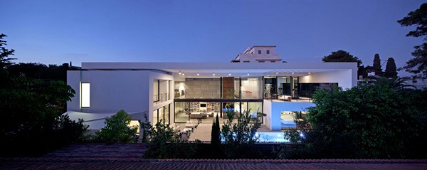 Contemporary Bauhaus on the Carmel-Pitsou Kedem Architects-19-1 Kindesign