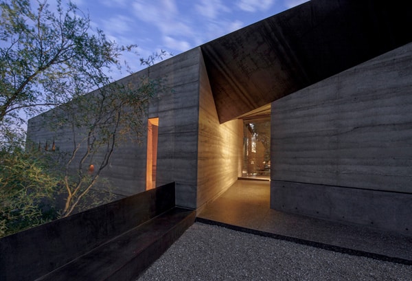 Desert Courtyard House-Wendell Burnette Architects-02-1 Kindesign