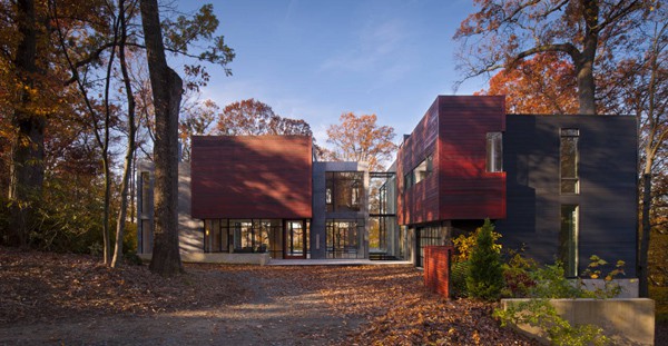 featured posts image for Beautiful residence surrounded by a wooded landscape