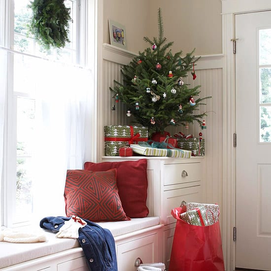 Christmas Decorating Ideas for Small Spaces-04-1 Kindesign