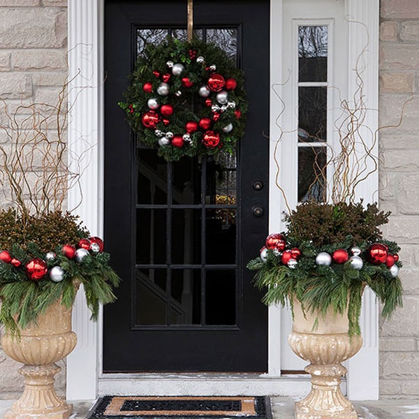 50 Fabulous Outdoor Christmas Decorations For A Winter Wonderland - Home Hardware Outdoor Christmas Decorations