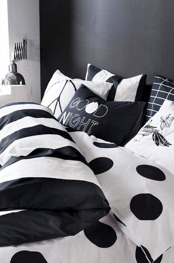 Black and White Bedroom Ideas-13-1 Kindesign