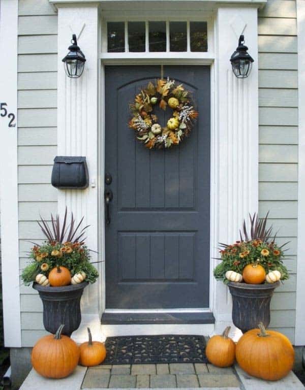 Fall-Inspired-Front-Porch-Decorating-26-1 Kindesign