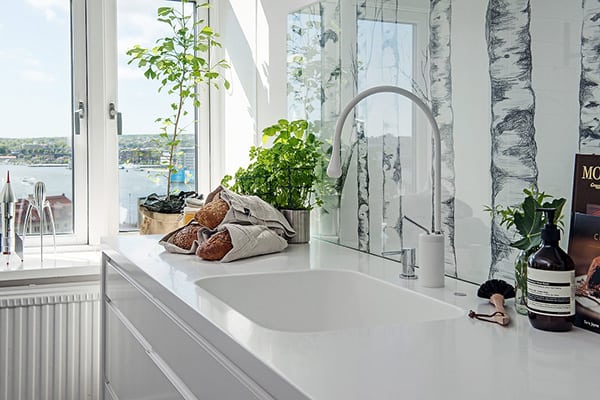 Stylish-Renovated-Apartment-Sweden-08-1 Kindesign