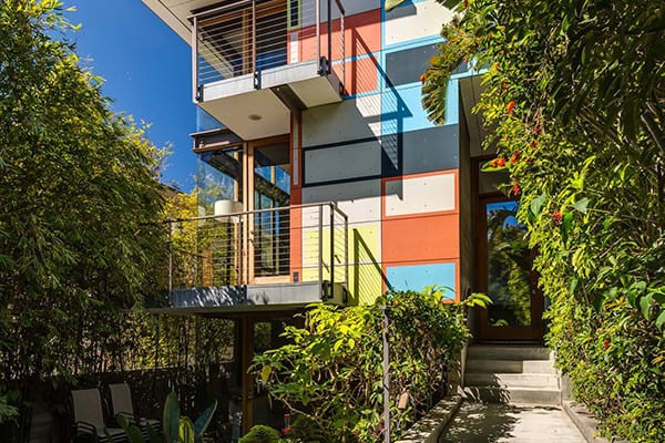 featured posts image for Dramatic and colorful three-story home in Venice Beach