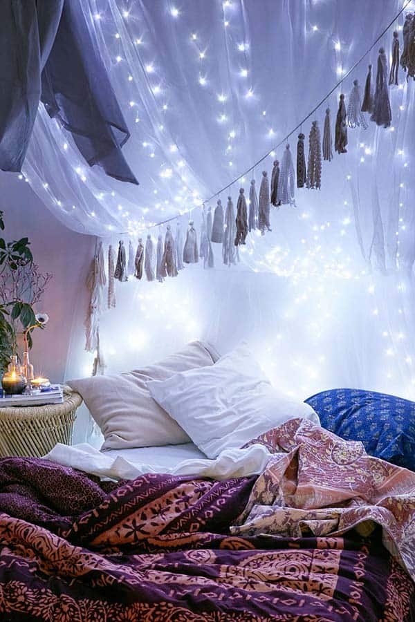 45 Inspiring Ways To Decorate Your Home With String Lights - Decorative Lighting Bedroom Ideas