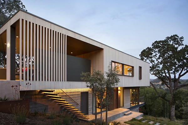 featured posts image for Modern hillside property framing old oak trees in San Anselmo