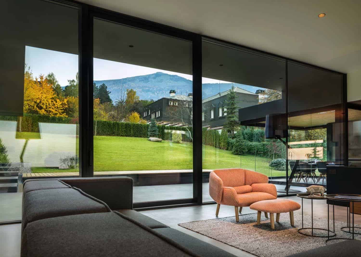 Contemporary House Interiors-IO Architects-09-1 Kindesign