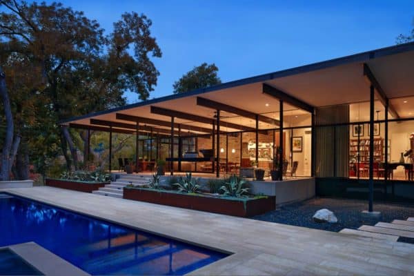 featured posts image for Creekside home of glass and steel infused with warmth in Austin