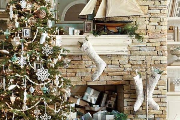 featured posts image for 30 Brilliant coastal chic Christmas tree decorating ideas