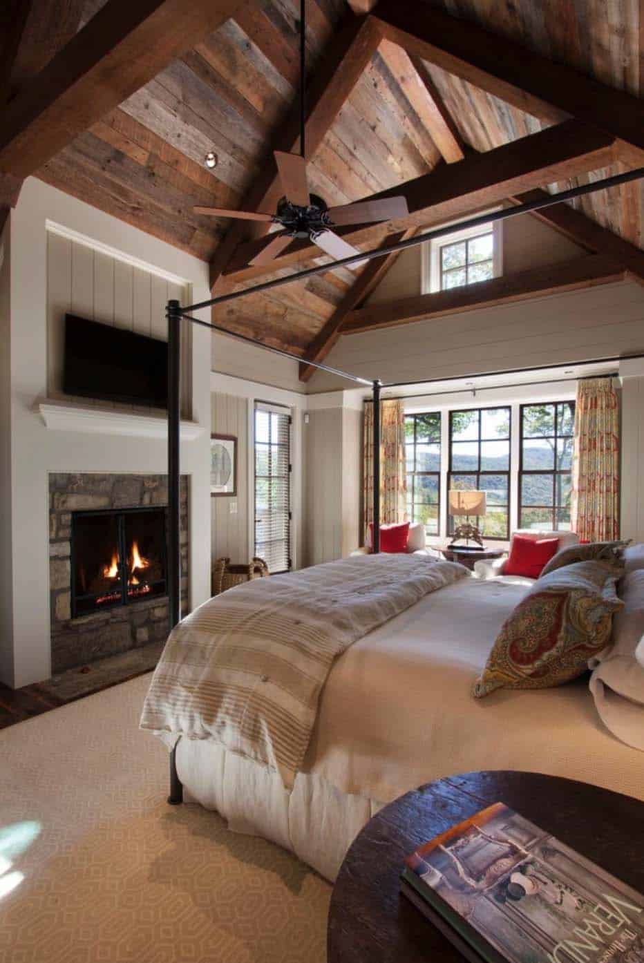 33 Stunning Master Bedroom Retreats With Vaulted Ceilings - How To Decorate Bedroom With High Ceilings