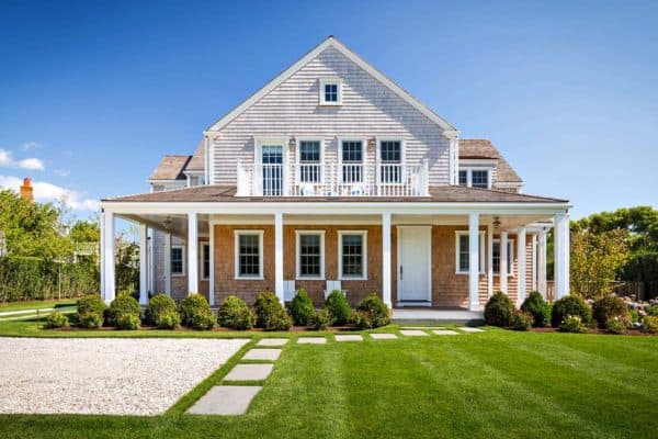 featured posts image for Shingle style house with beach chic interiors on Nantucket island