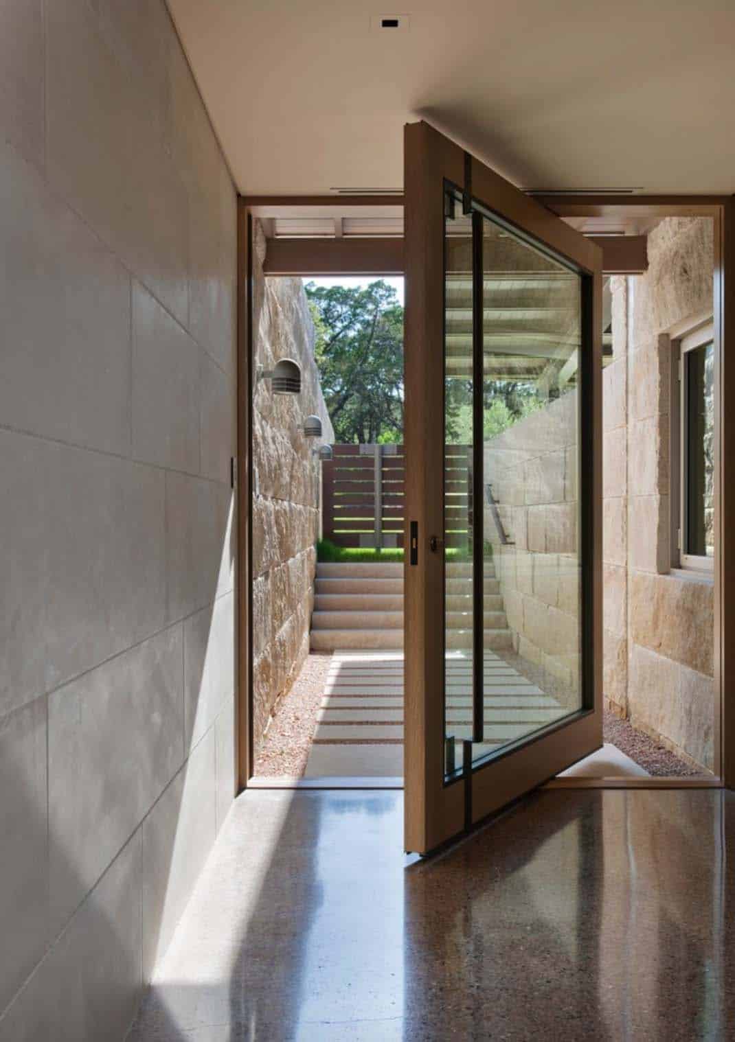 Modern Hillside House-Lake Flato Architects-03-1 Kindesign