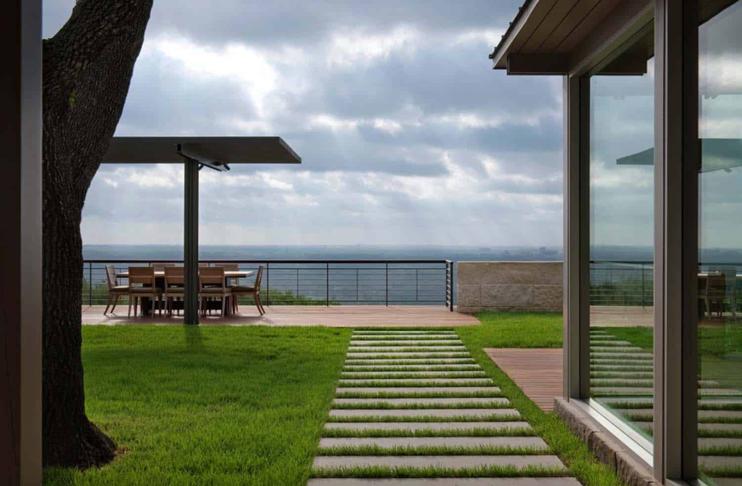 Modern Hillside House-Lake Flato Architects-13-1 Kindesign