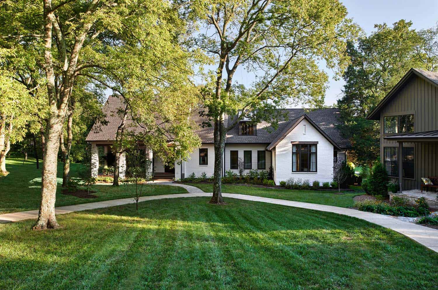 transitional-style-home-exterior-designed-for-empty-nesters