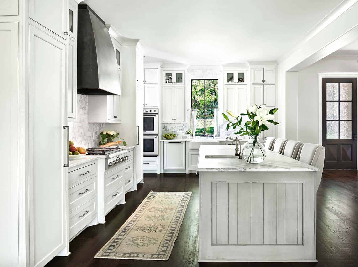 transitional-style-kitchen-designed-for-empty-nesters