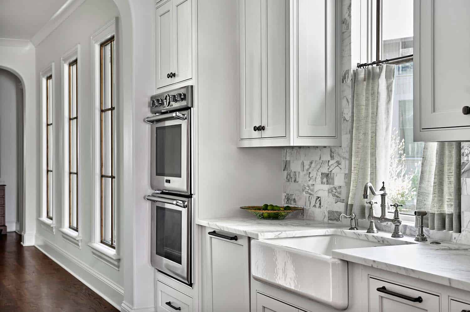 transitional-style-kitchen-designed-for-empty-nesters