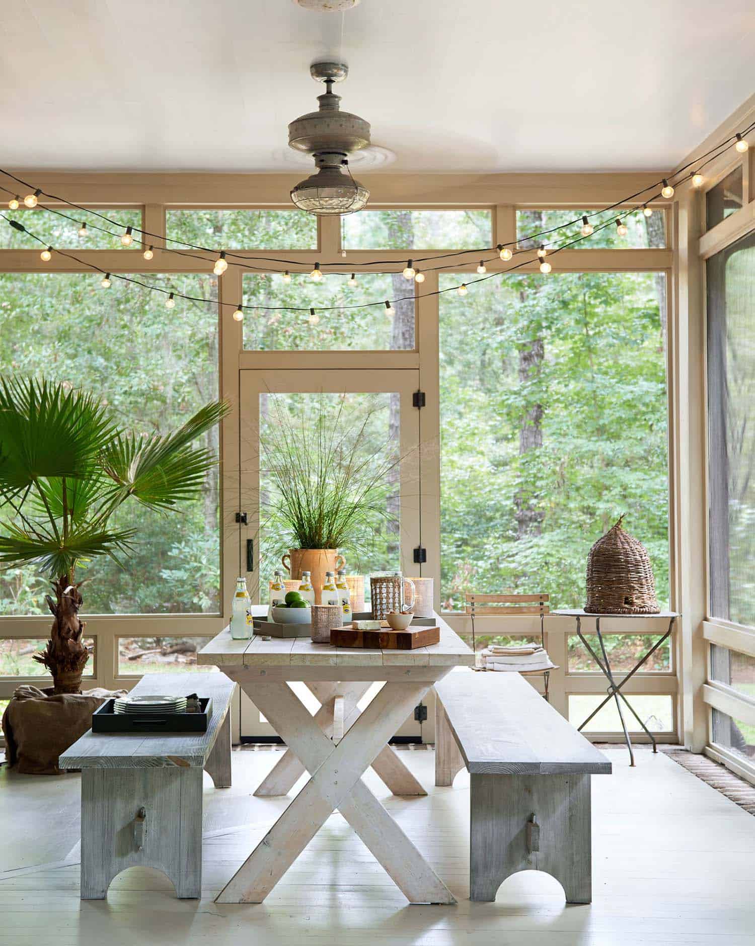 45 Amazingly Cozy And Relaxing Screened Porch Design Ideas - How To Decorate Screened In Patio