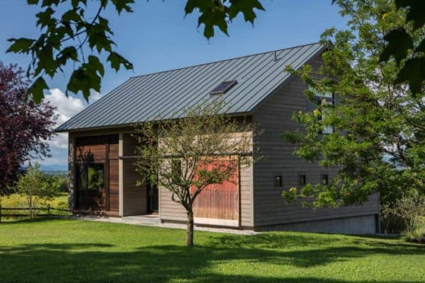 featured posts image for Carriage barn converted into breathtaking guesthouse in Vermont
