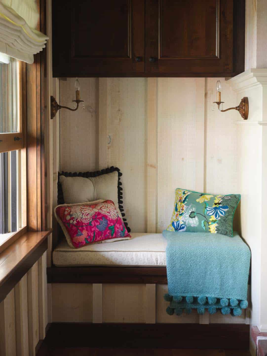Cozy Reading Nooks For Lounging-05-1 Kindesign