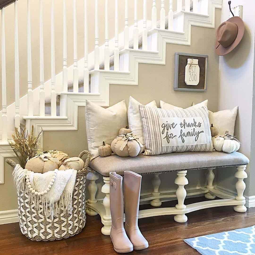 Fall-Inspired Entryway Decorating Ideas-14-1 Kindesign