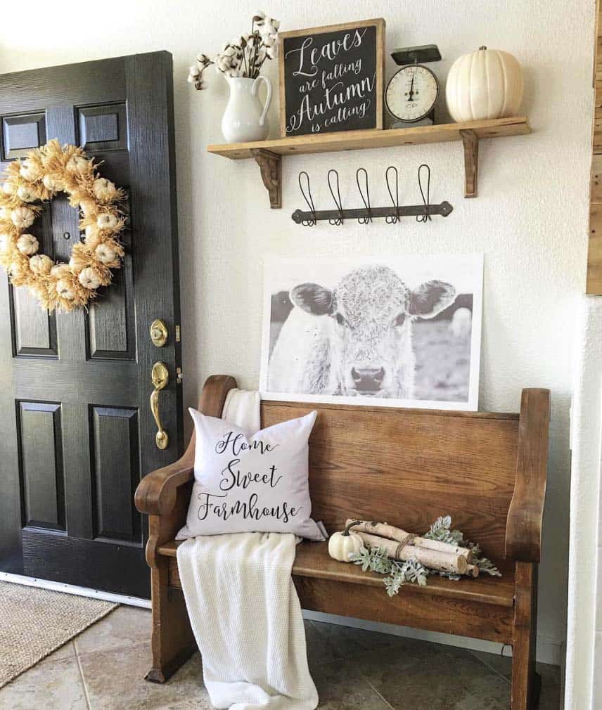 Fall-Inspired Entryway Decorating Ideas-18-1 Kindesign
